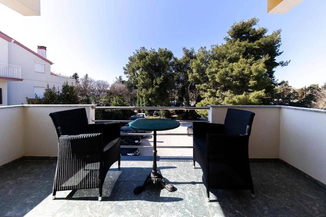 Guesthouse Villa Irena Zadar 3*,
