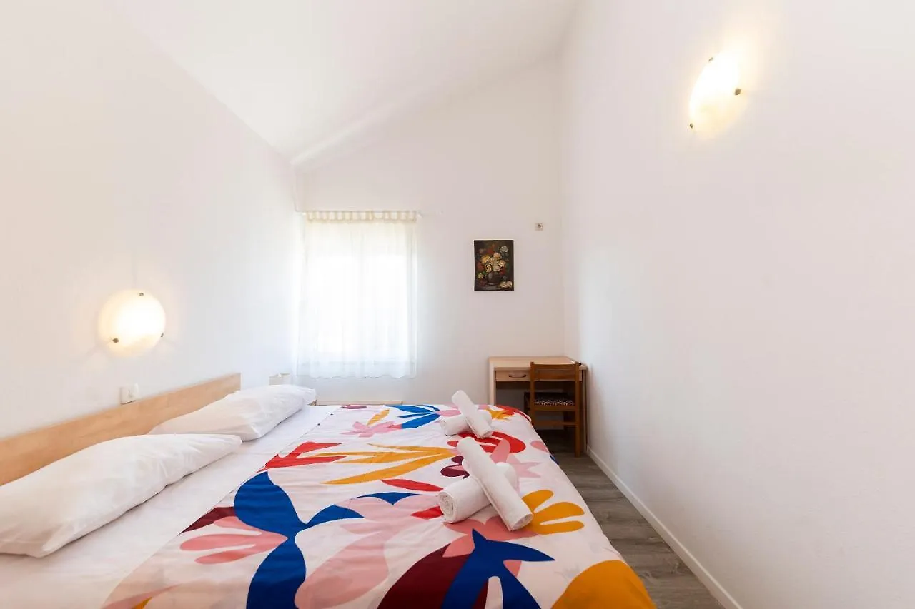 Guesthouse Villa Irena Zadar 3*,  Croatia